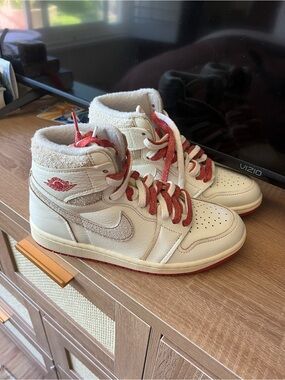 Jordan 1 Retro High
Rare Air Sail Cinnabar (Women's)